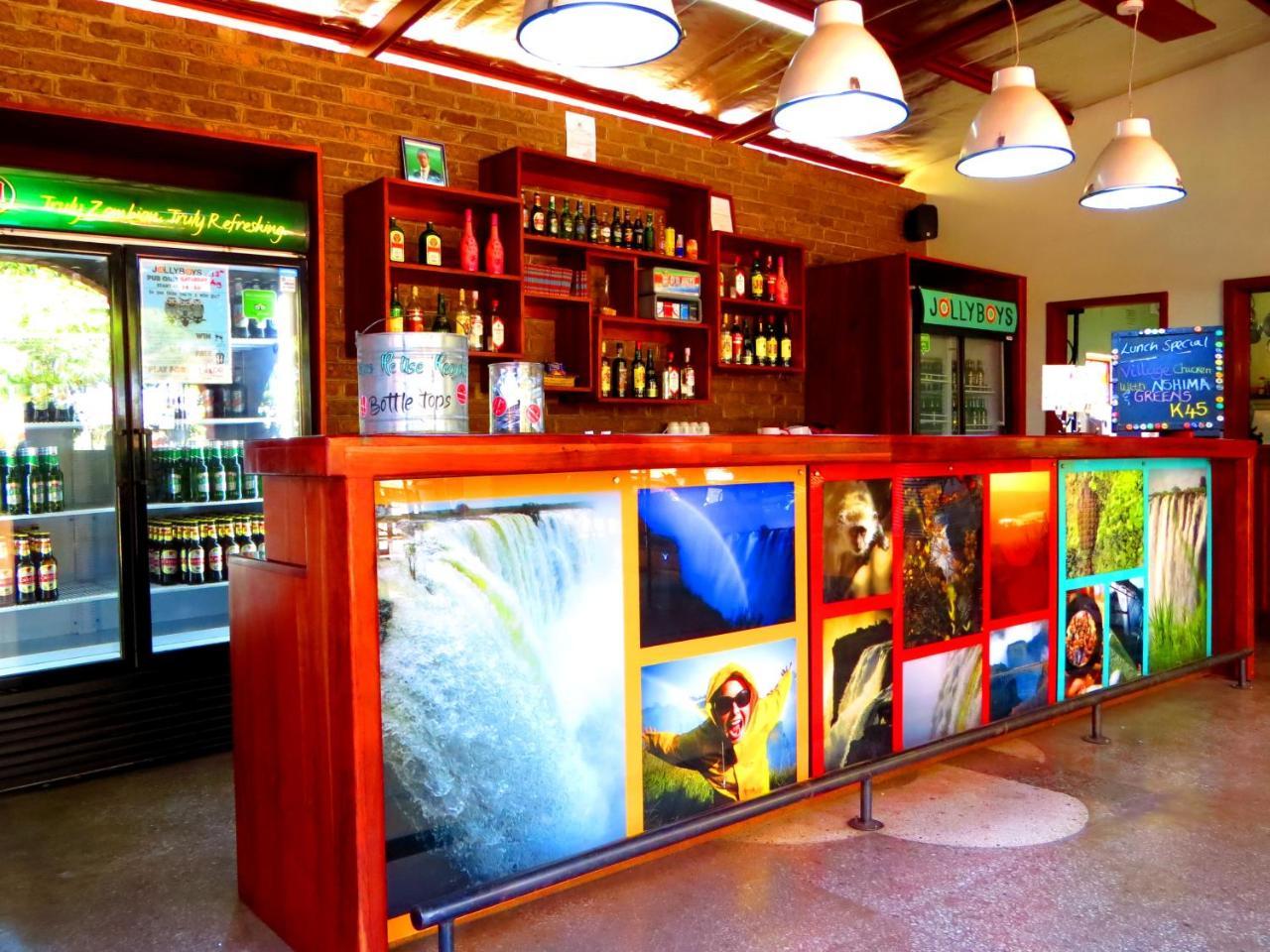 Хостел Jollyboys Backpackers Ливингстон Экстерьер фото