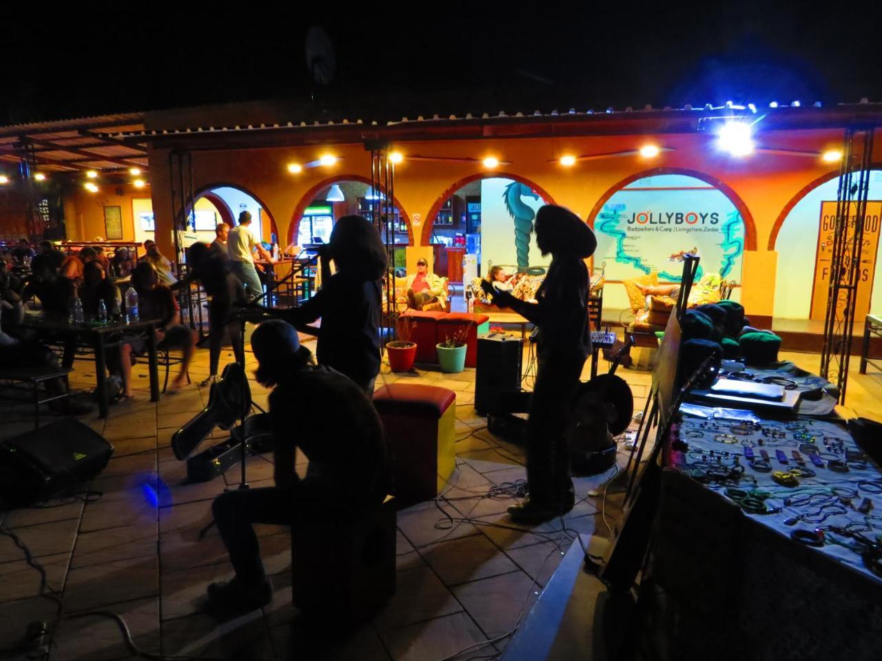 Хостел Jollyboys Backpackers Ливингстон Экстерьер фото