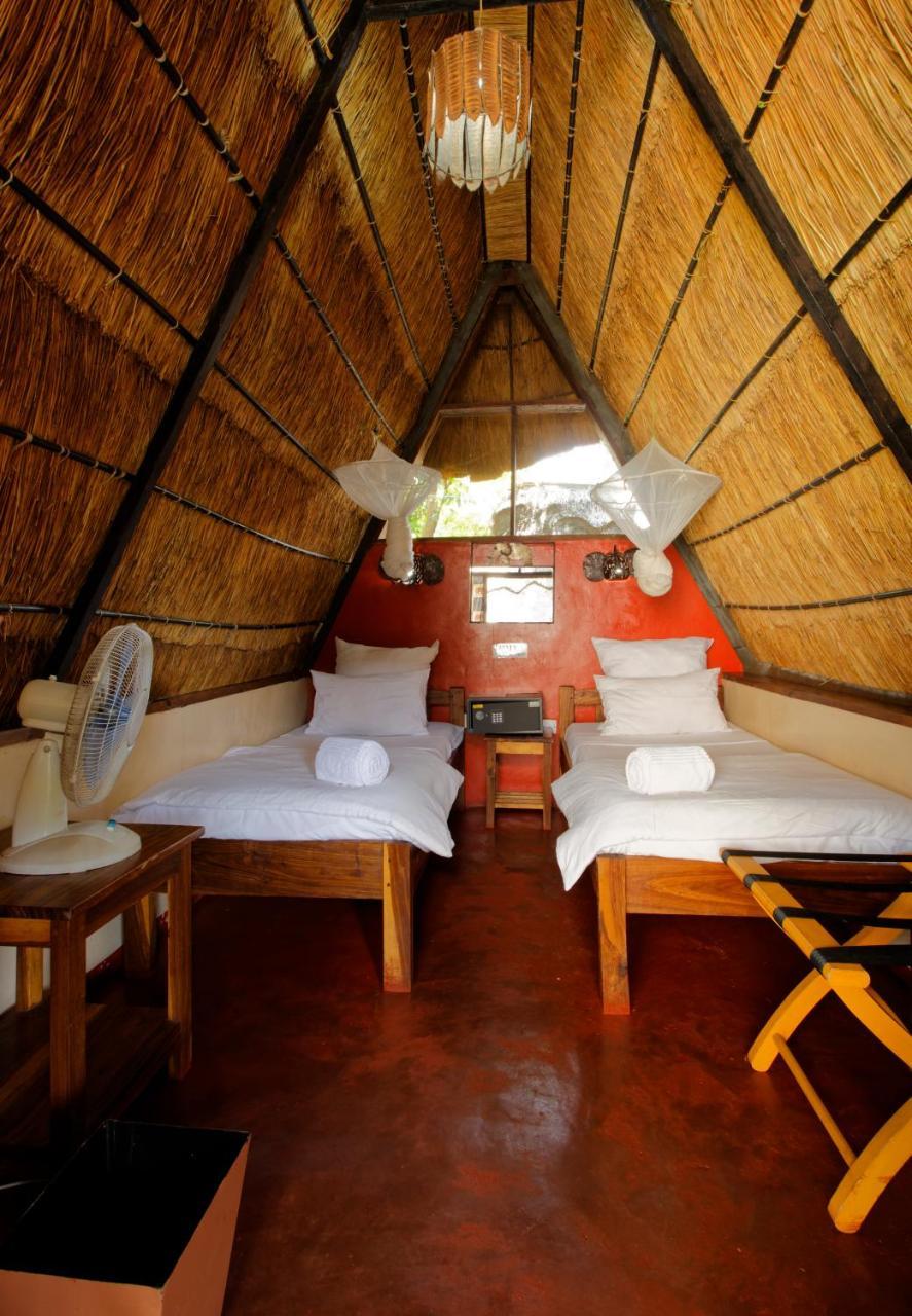 Хостел Jollyboys Backpackers Ливингстон Экстерьер фото
