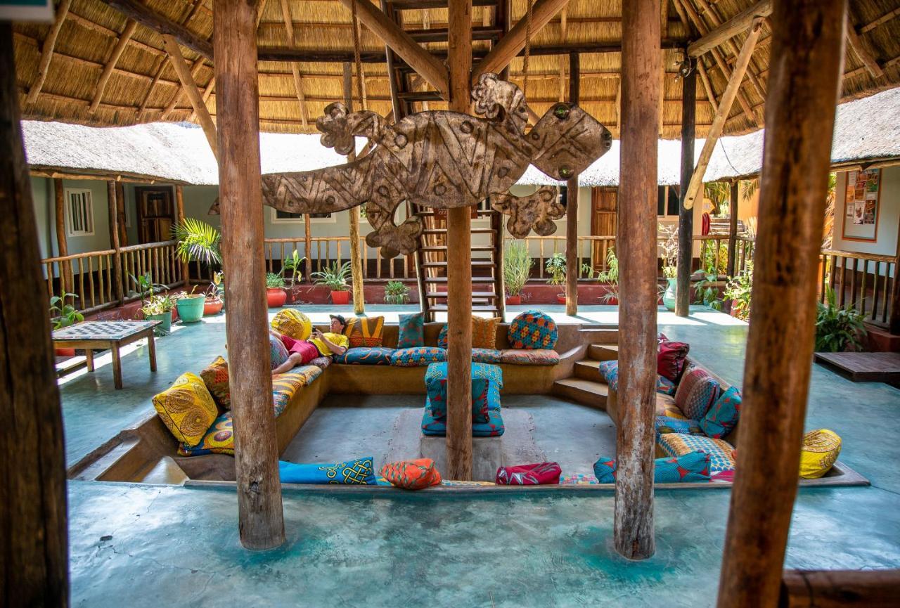 Хостел Jollyboys Backpackers Ливингстон Экстерьер фото